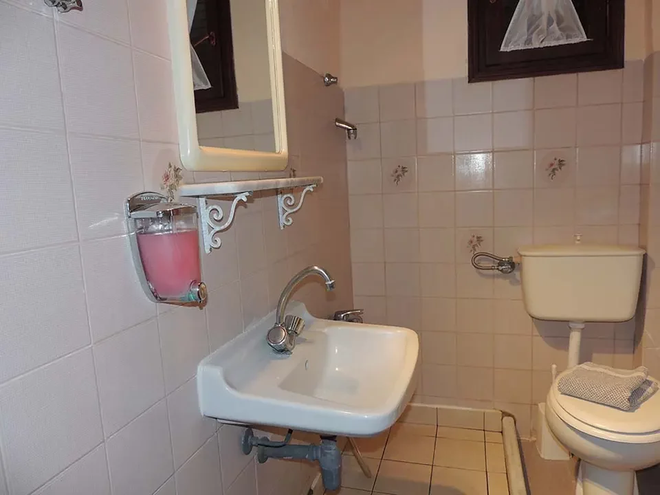 BATHROOM APARTMENT N1 AMMOULIANI AEOLOS