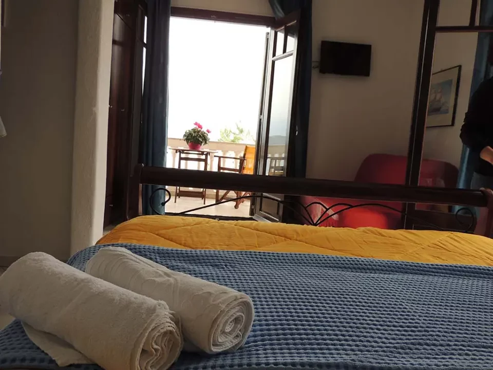 ΚΑΝΑΠΕΔΑΚΙ ΔΙΑΜΕΡΙΣΜΑ Ν(3) ΑΙΟΛΟΣ ΑΜΜΟΥΛΙΑΝΗ